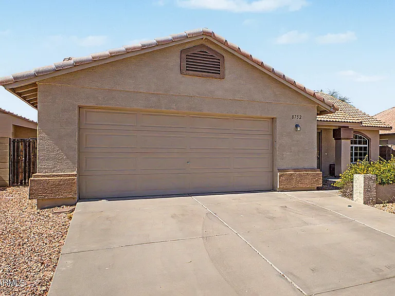 8752 W Melinda Ln — Photo 5