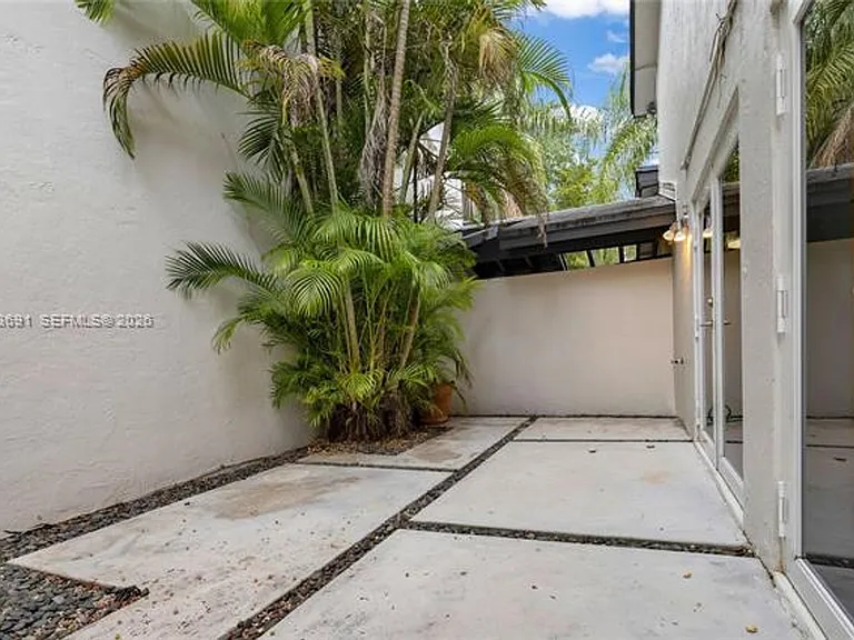 3056 Shipping Ave #Townhouse 2 — Photo 16