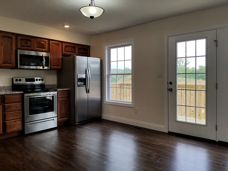 2270 S Samuel Ln — Photo 4