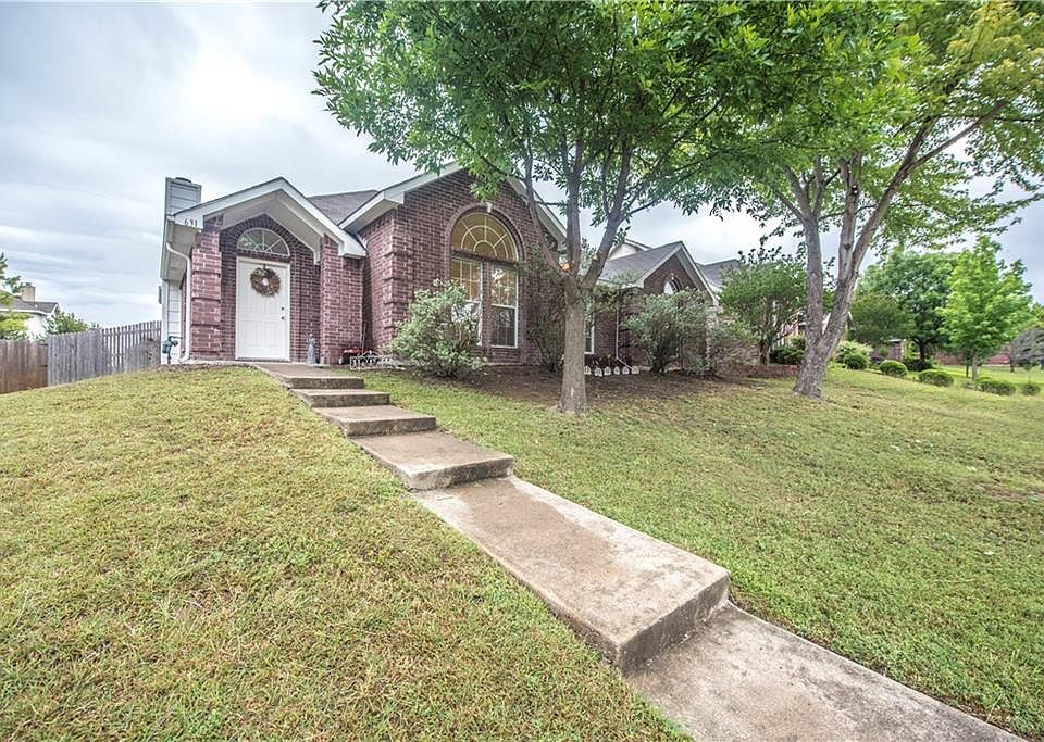 1st image of 631 Primrose Ln