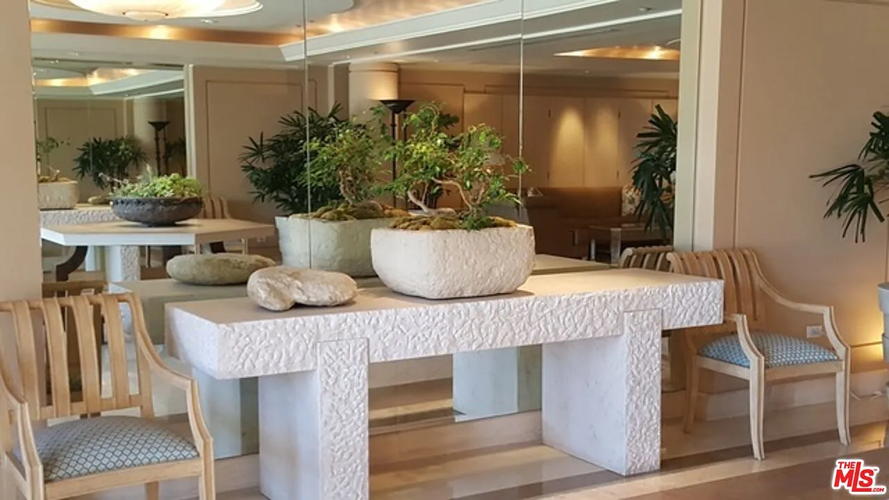 2 bed, 3.0 bath, 1389 sqft, $9,900 — Photo 4