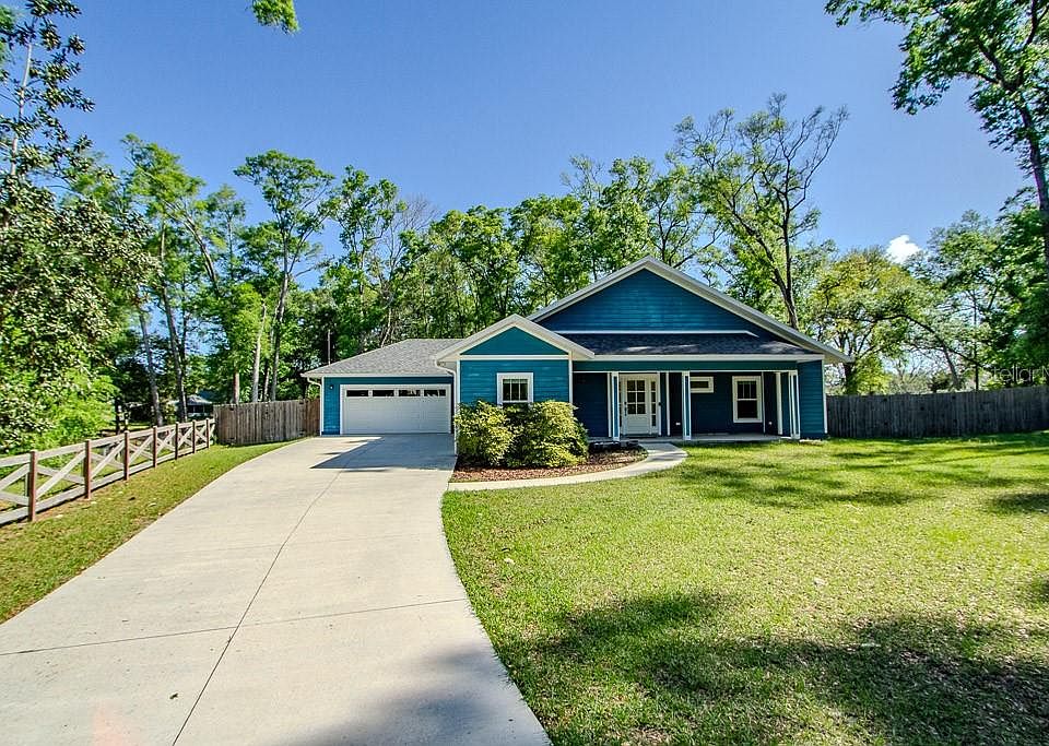 1st image of 109 SW Round House Ct