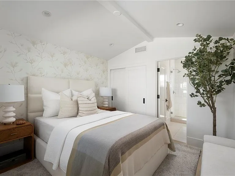 428 1/2 Fernleaf Ave — Photo 34