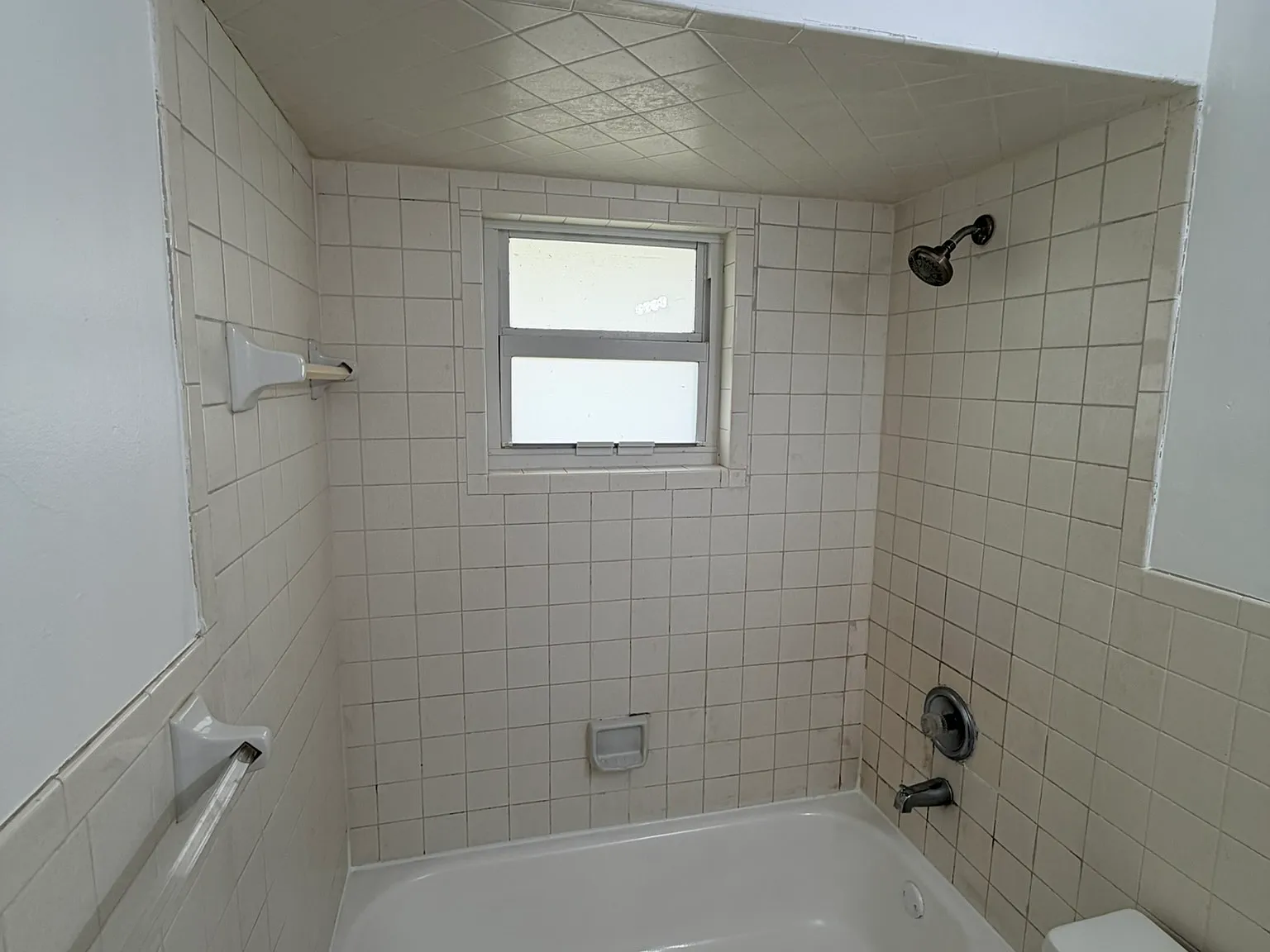 2 bed, $1,000 — Photo 4