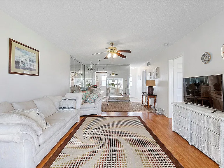 201 S Golf Blvd #298 — Photo 3
