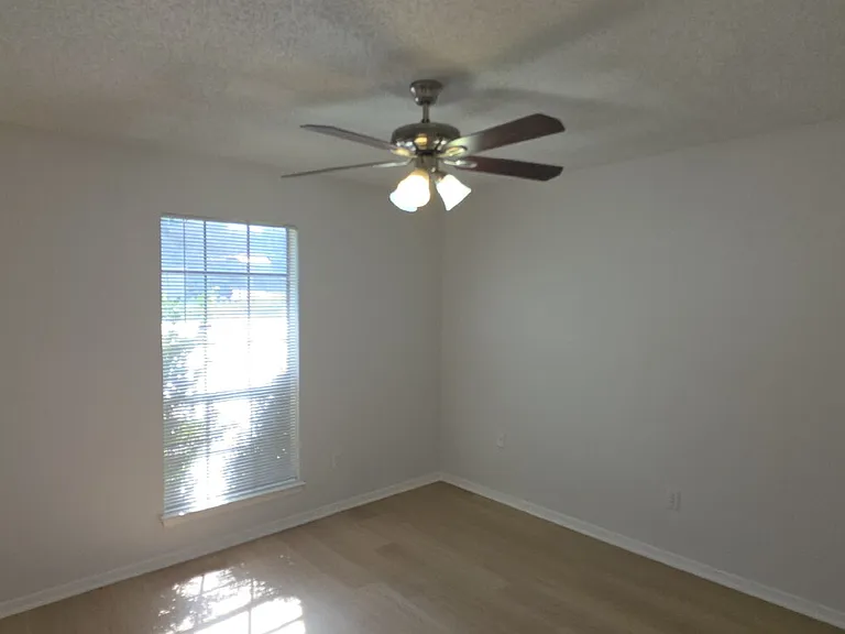 233 Vista Way — Photo 25