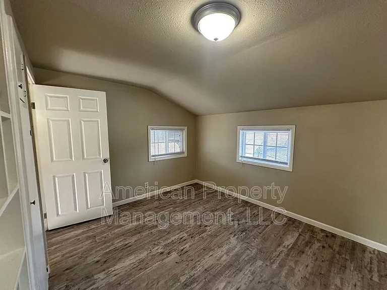 3605 1/2 E 16th St #B — Photo 6