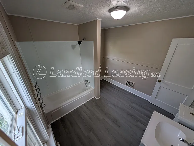3433 Livingston Ave — Photo 11