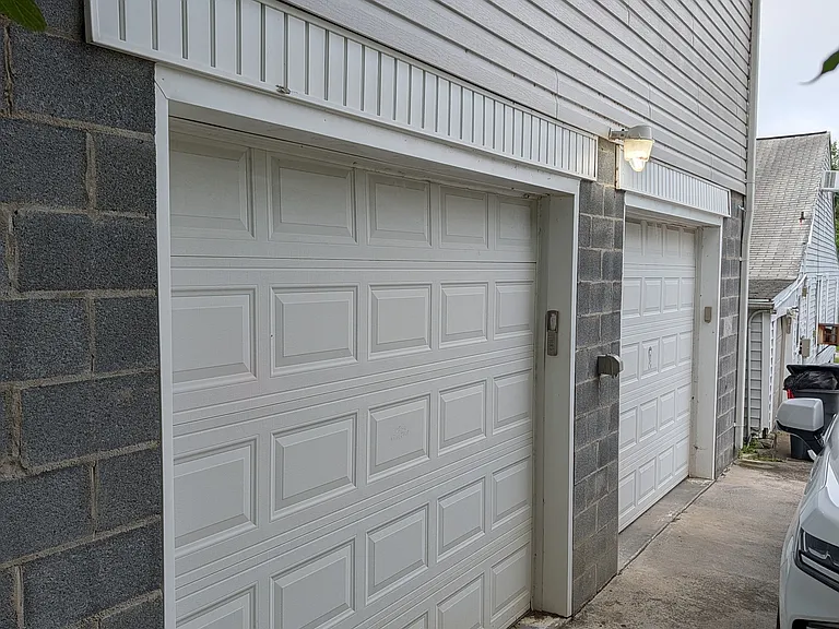 817 Forest St — Photo 2