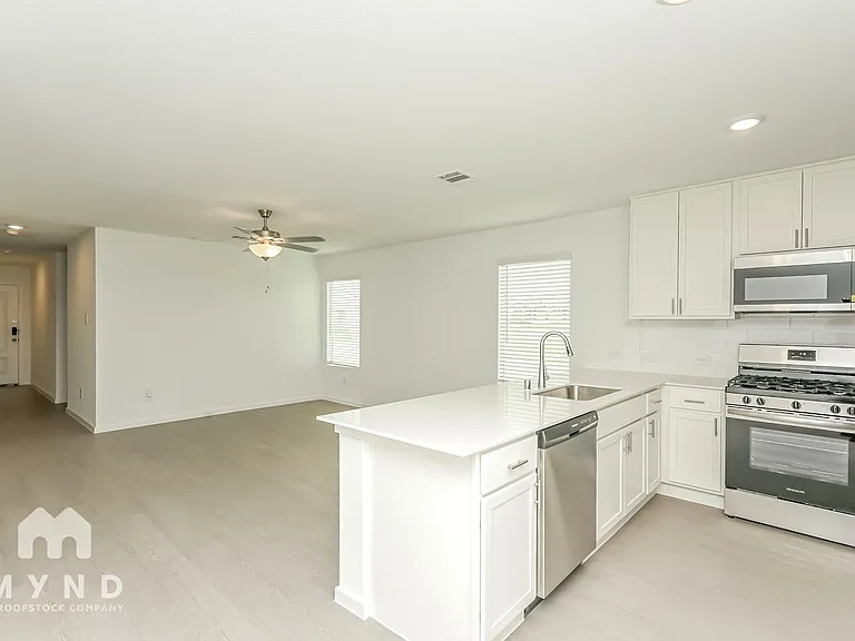 2701 Mistwood Dr — Photo 14