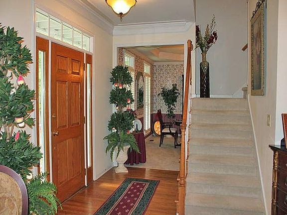 4th image of 203 Monticello Pl