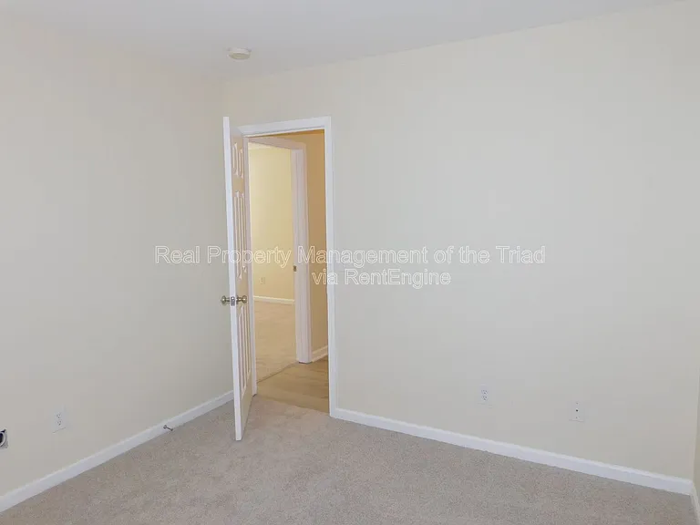 1856 Oakhurst Park Ln — Photo 18