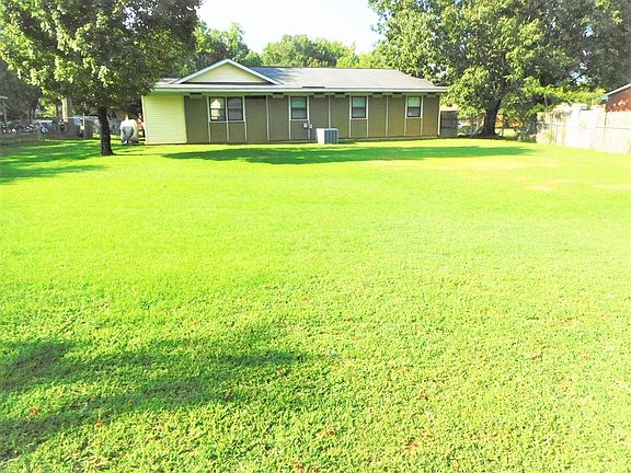 4th image of 114 Gowen Dr