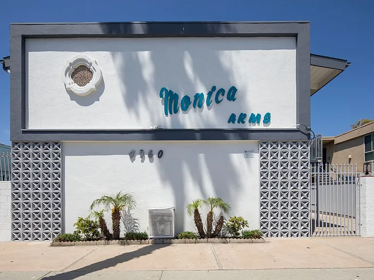 Monica Arms Apartments — Photo 3