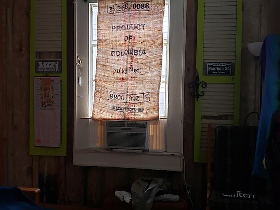 5th image of 930 Philip St