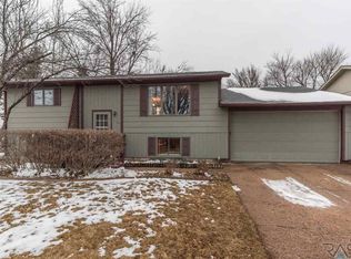 5936 W Elder Dr, Sioux Falls, SD 57106