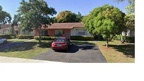 4100 Woodside Dr #A & B Photo 1