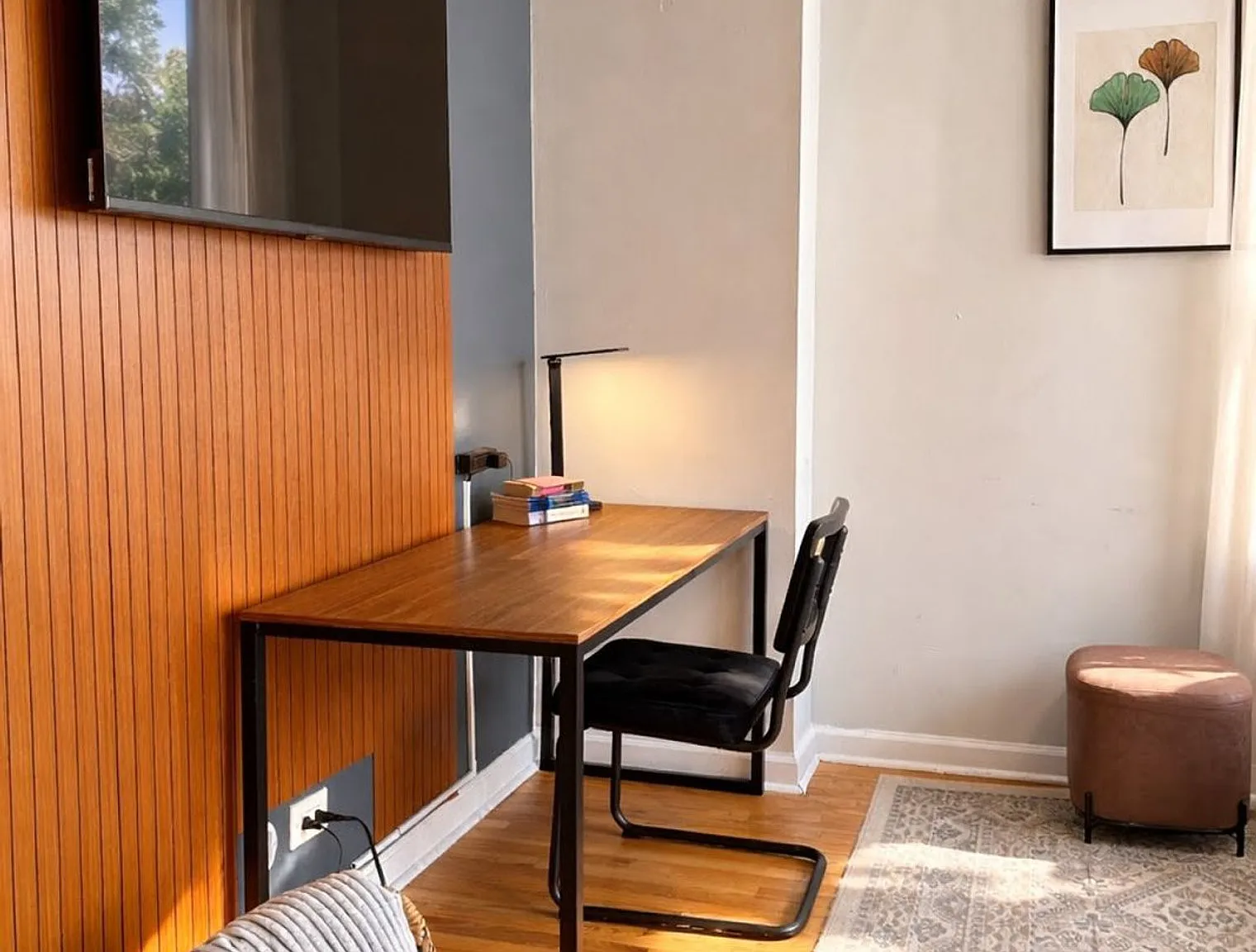 2 bed, 1.0 bath, 699 sqft, $3,215 — Photo 3