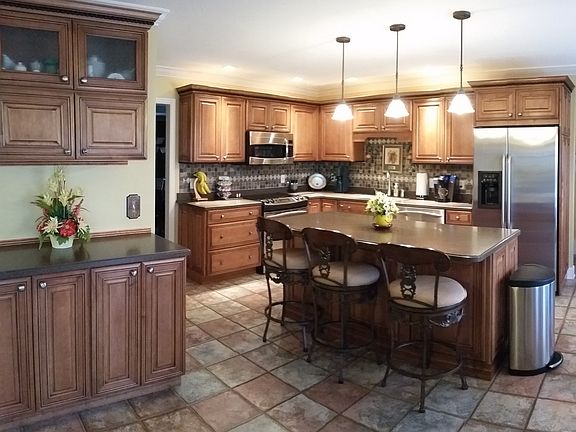 4th image of 7814 Twin Maple Dr