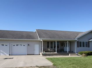 1953 162nd Ave, Manchester, IA 52057