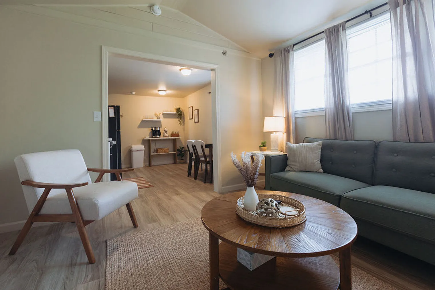 1 bed, 1.0 bath, 592 sqft, $1,888 — Photo 4