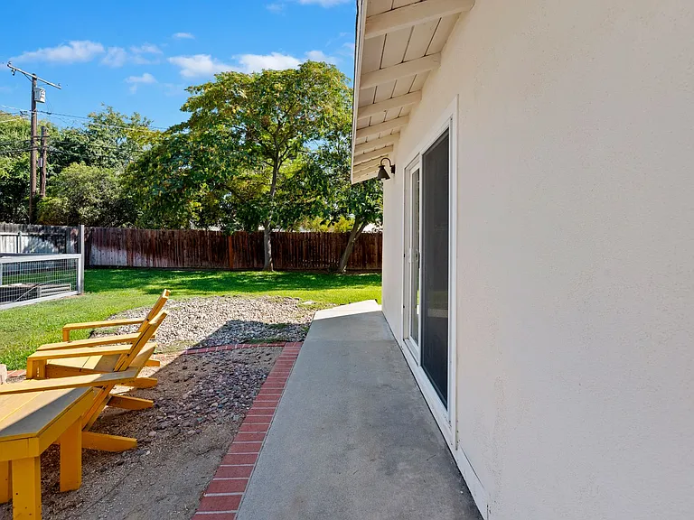 4570 Emerson St — Photo 37
