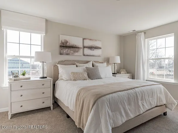 21 Mantoloking Drive, Jackson, NJ 08527