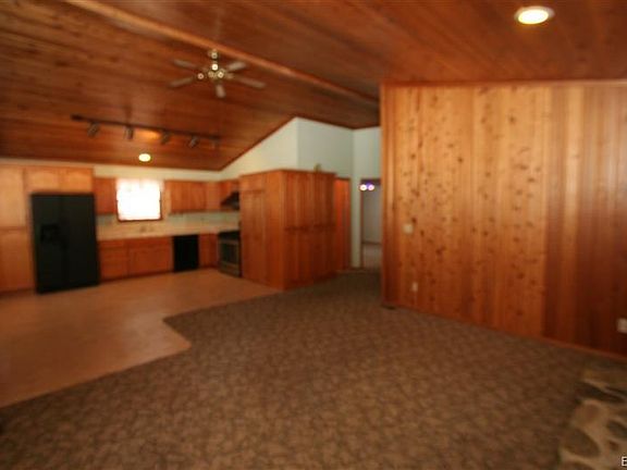 3rd image of 617 E Meadow Ln