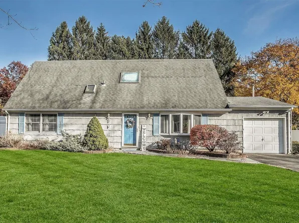 129 N Shenandoah Boulevard, Nesconset, NY 11767
