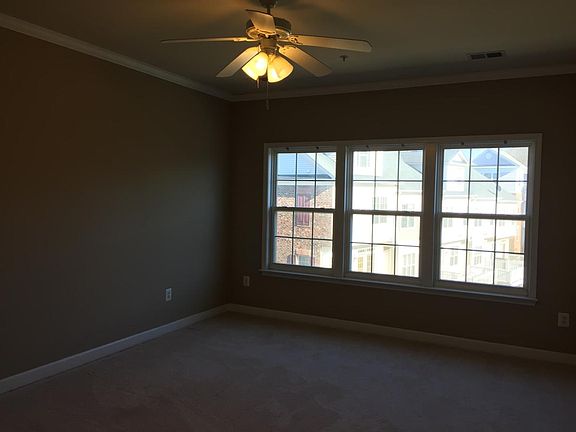 5th image of 606 Garden View Sq