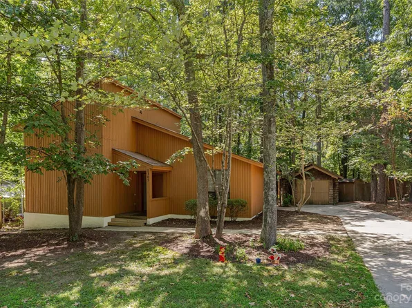 1305 Kilmory Dr, Cary, NC 27511