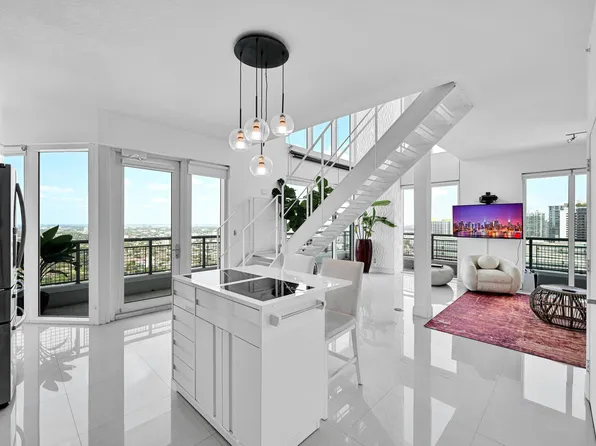 60 SW 13th St APT 4013, Miami, FL 33130