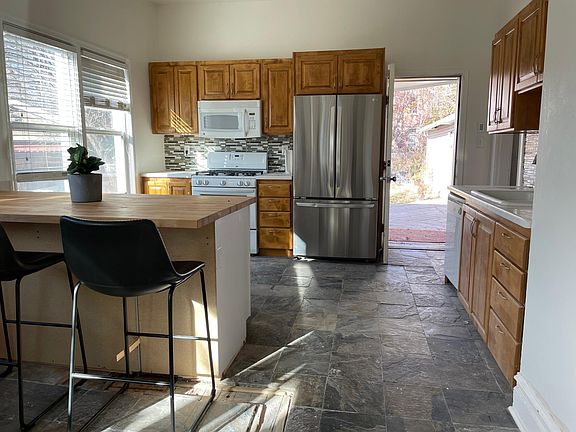 2nd image of 961 E Forestview Ave