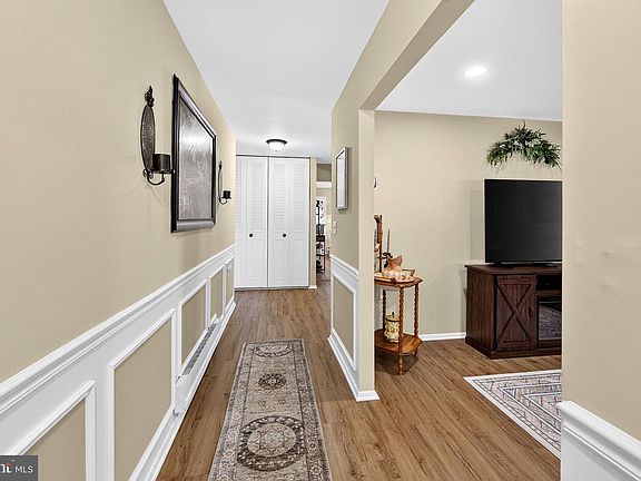 3rd image of 57 Kingston Way
