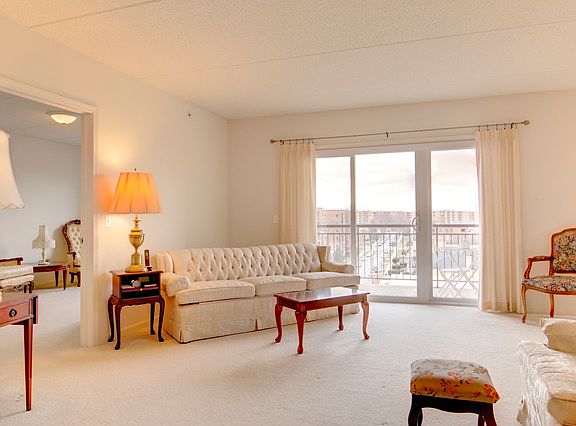 5th image of 395 Graceland Ave Unit 607