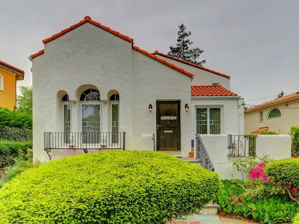 252-33 Brattle Avenue image 1 of 16