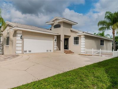 907 Shagos Dr, Apollo Beach, FL, 33572