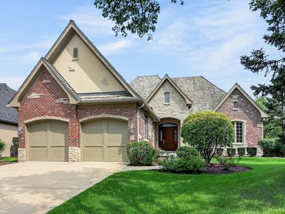 46 Forest Gate Cir, Oak Brook, IL, 60523