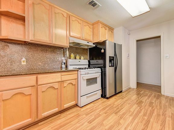 3rd image of 7401 Kanai Ave