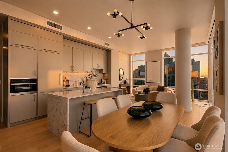3rd image of 121 Stewart Street #3704