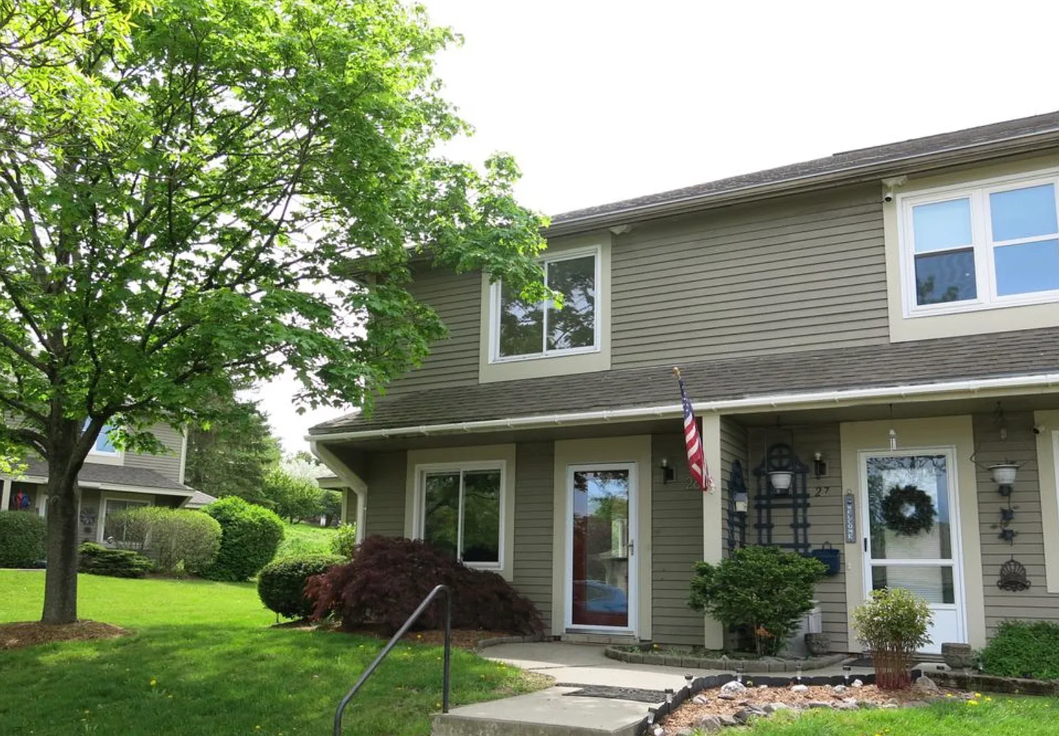 2 bed, 1.5 bath, 1374 sqft, $2,400 — Photo 3