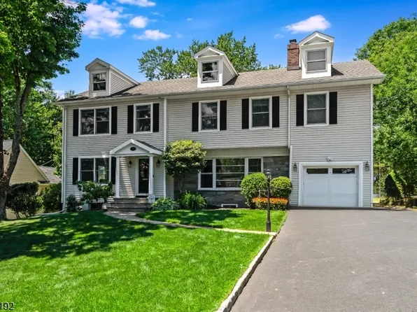 15 Harvey Dr, Summit City, NJ 07901