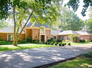 1605 Hawthorn Rd, Salem, IL 62881