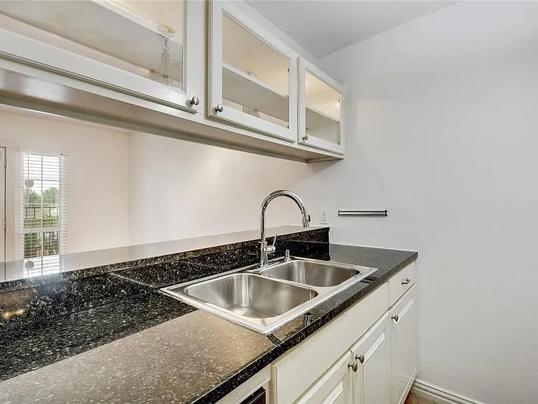 1510 W 6th St #103 — Photo 12