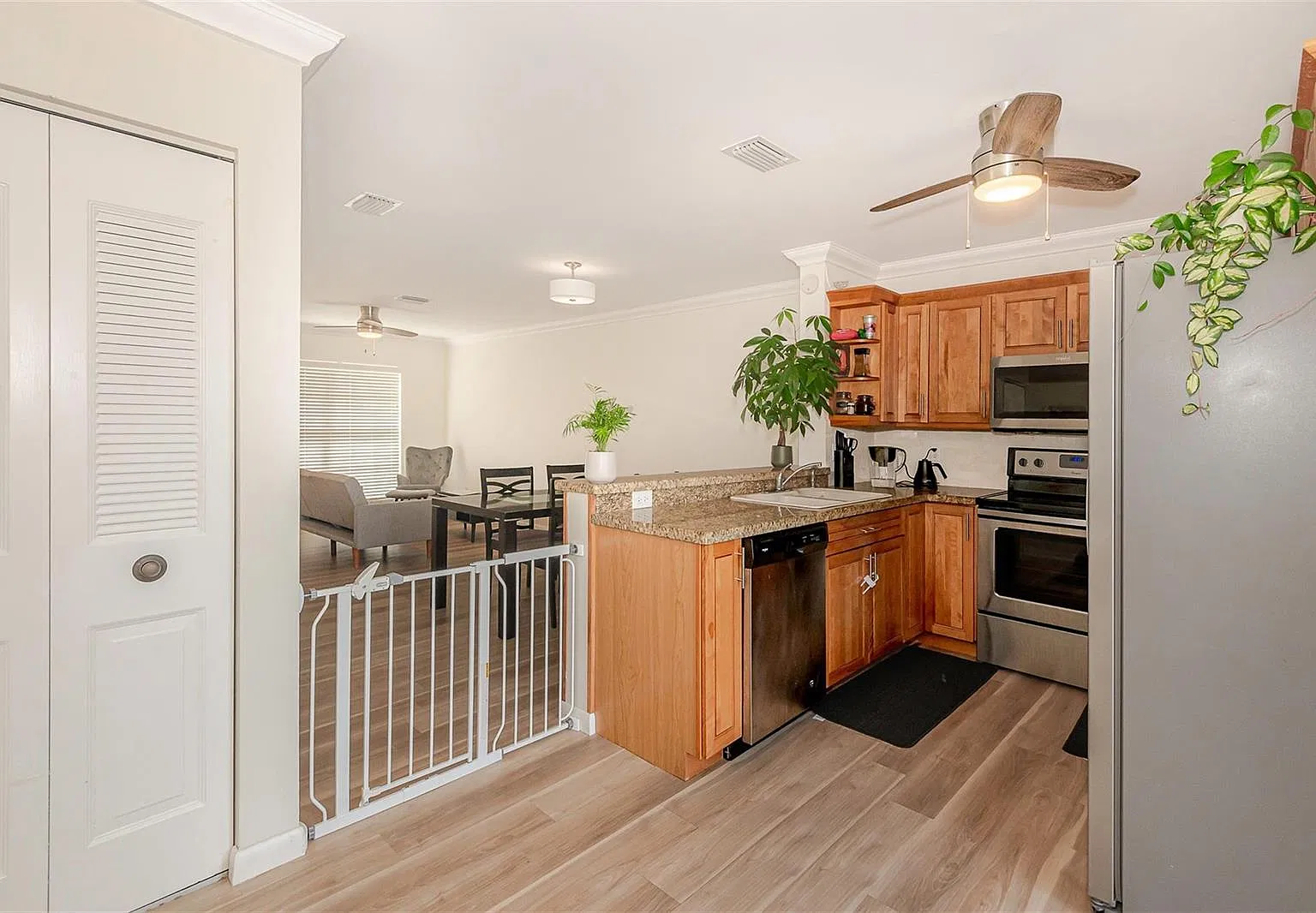 2 bed, 2.5 bath, 1088 sqft, $2,700 — Photo 2