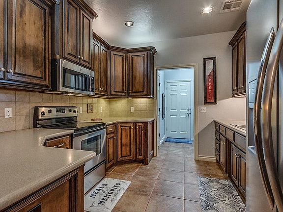 4th image of 12300 Shorehan Ct
