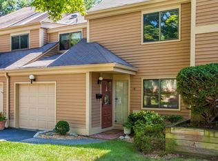 18 Bayberry Ln, Rye Brook, NY 10573