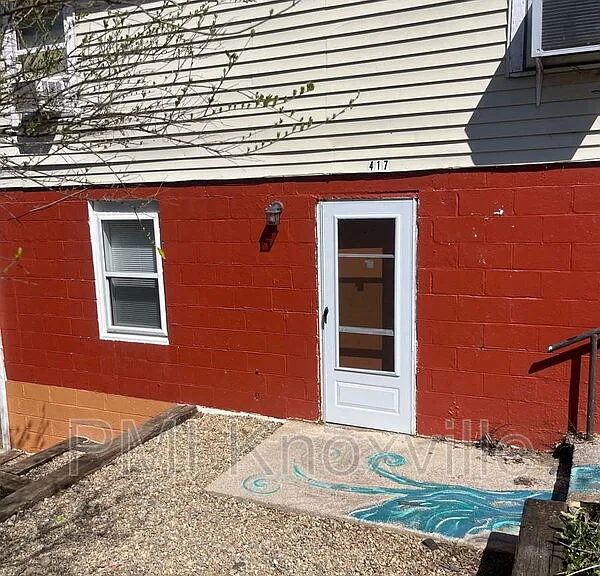417 Landau Dr — Photo 1