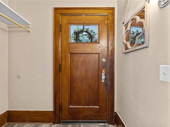 5th image of 265 Melville St
