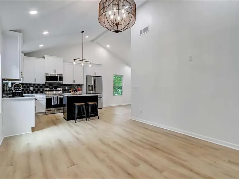 1200 Byewood Ln SW — Photo 10